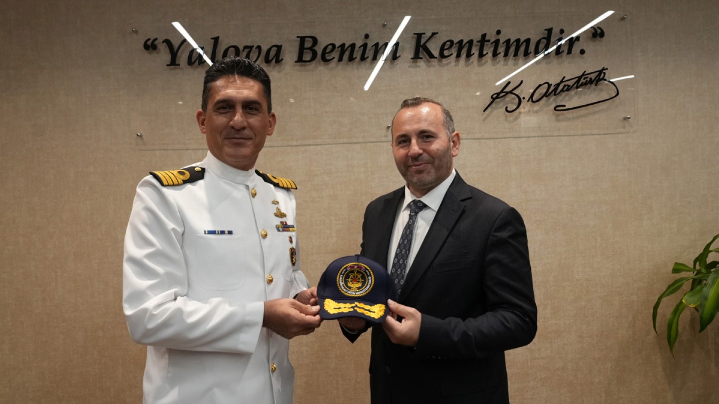 KOMUTAN TOPUZ'DAN BAŞKAN TUTUK'A ZİYARET