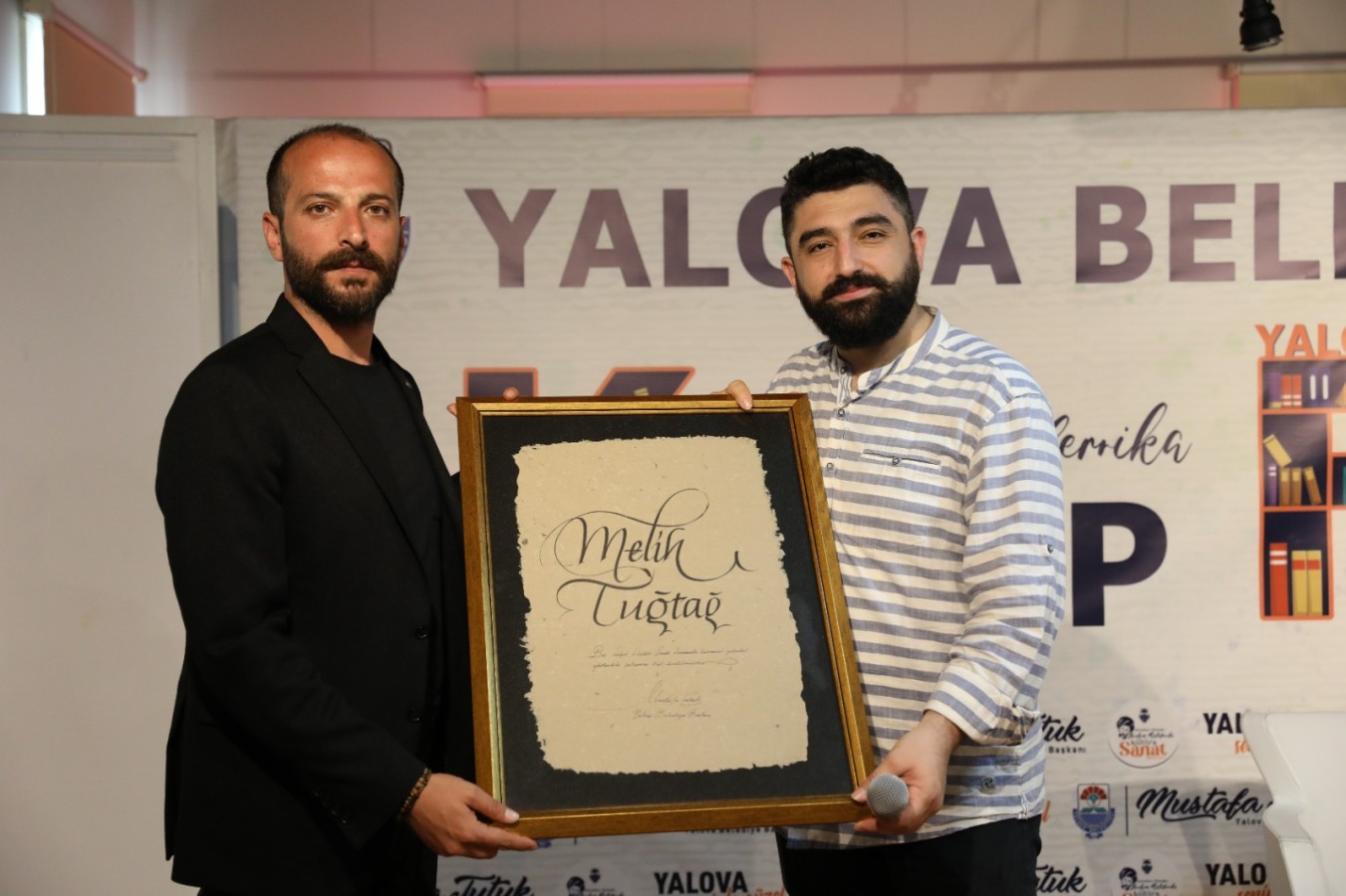 MELİH TUĞTAĞ YALOVA’DA KİTAPSEVERLERLE BULUŞTU