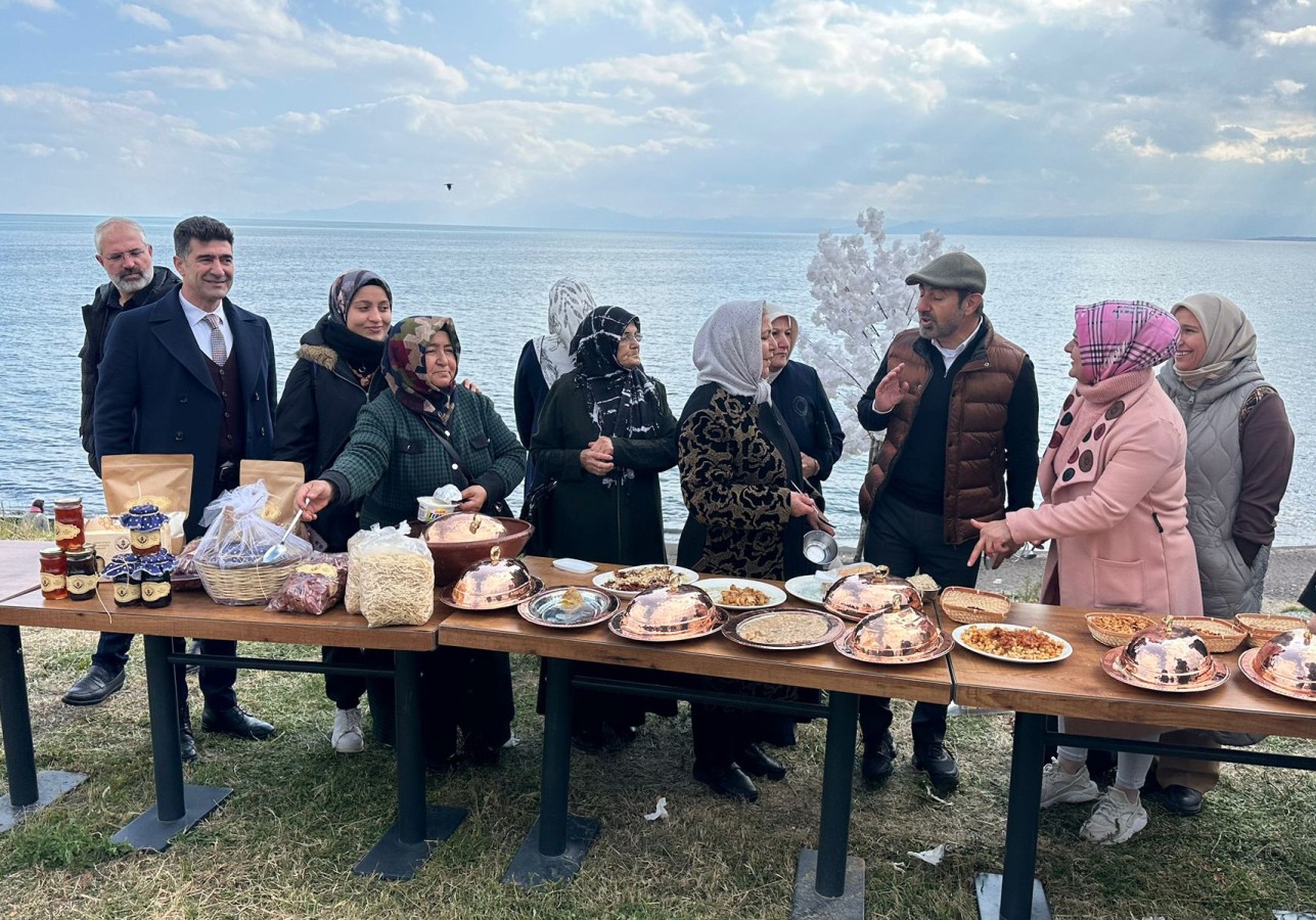 MEMLEKETİ BİTLİS’TE YALOVA’YI TANITTI