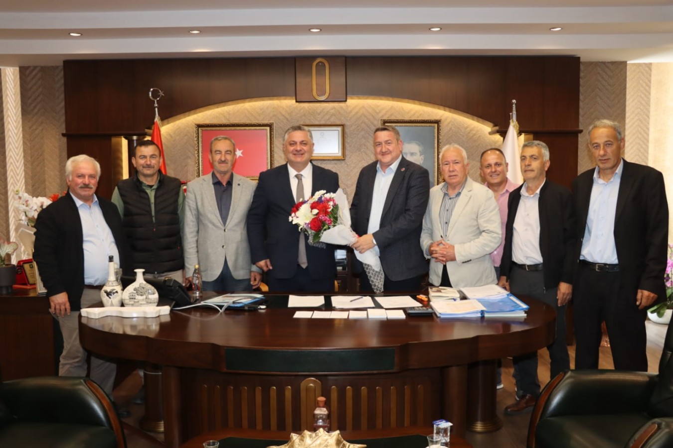 MERKEZ KÖY MUHTARLARINDAN BAŞKAN GÜREL’E ZİYARET