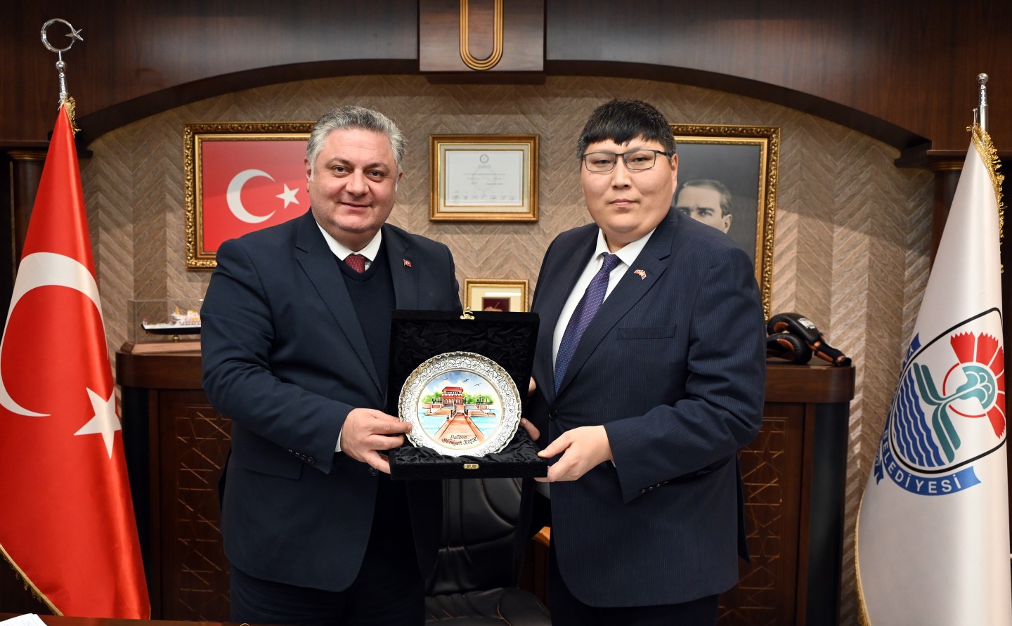 MOĞOLİSTAN BAŞKONSOLOSUNDAN BAŞKAN GÜREL’E ZİYARET