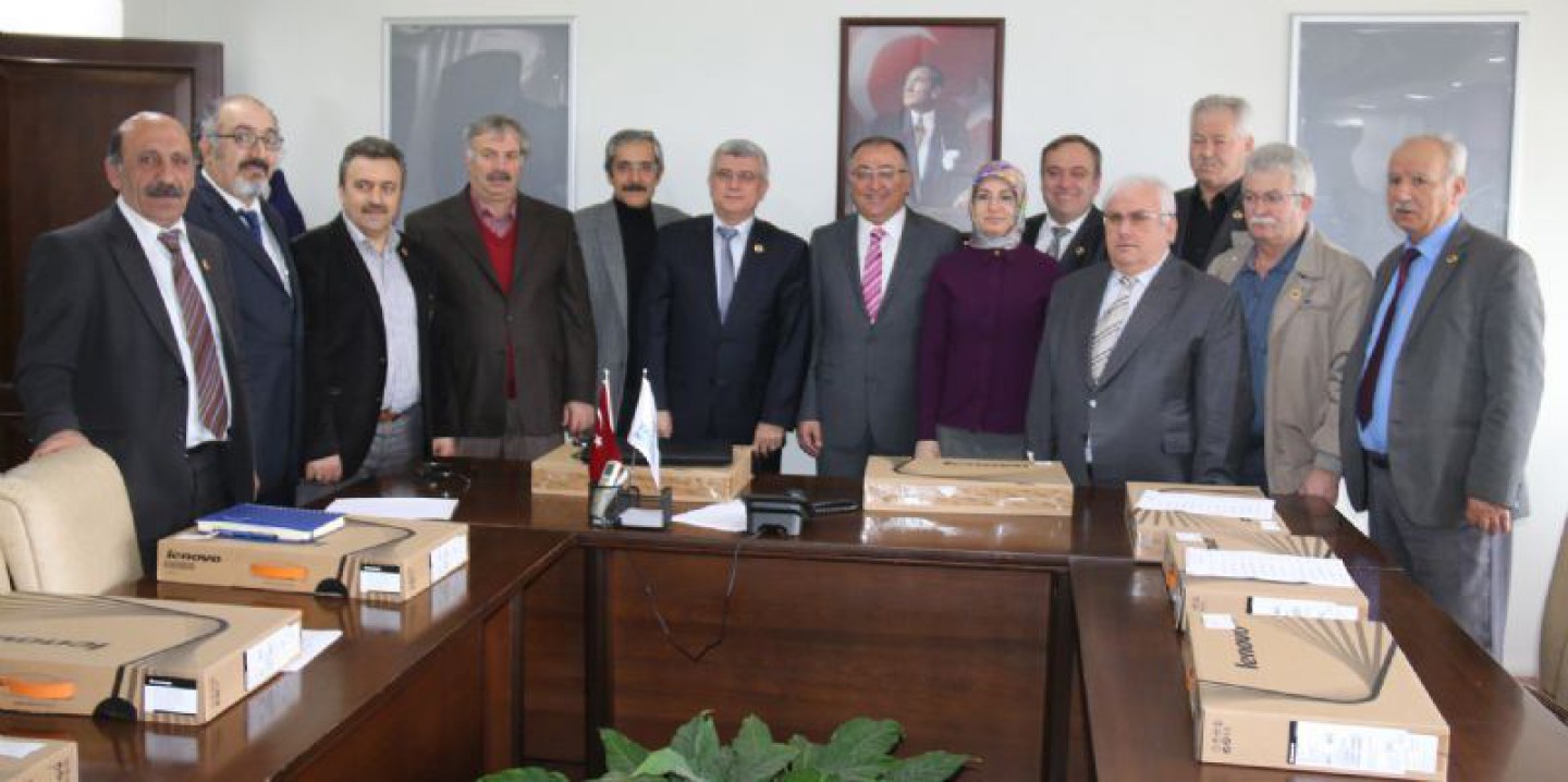 Muhtarlara Belediye’den Laptop