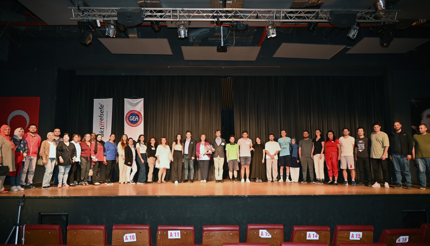 MUTLU ÇOCUK YETİŞTİRMENİN SIRLARINI ÖĞRENDİLER