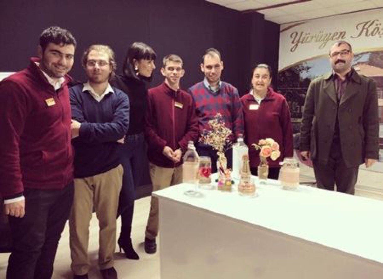 ÖZEL ÇOCUKLAR HEM ÇALIŞIYOR HEM ÖĞRENİYOR