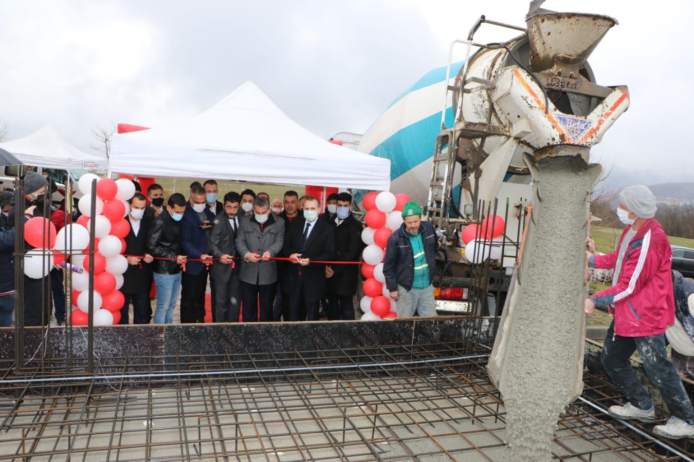 PAŞAKENT MEZARLIĞI MESCİDİNİN TEMELİ ATILDI