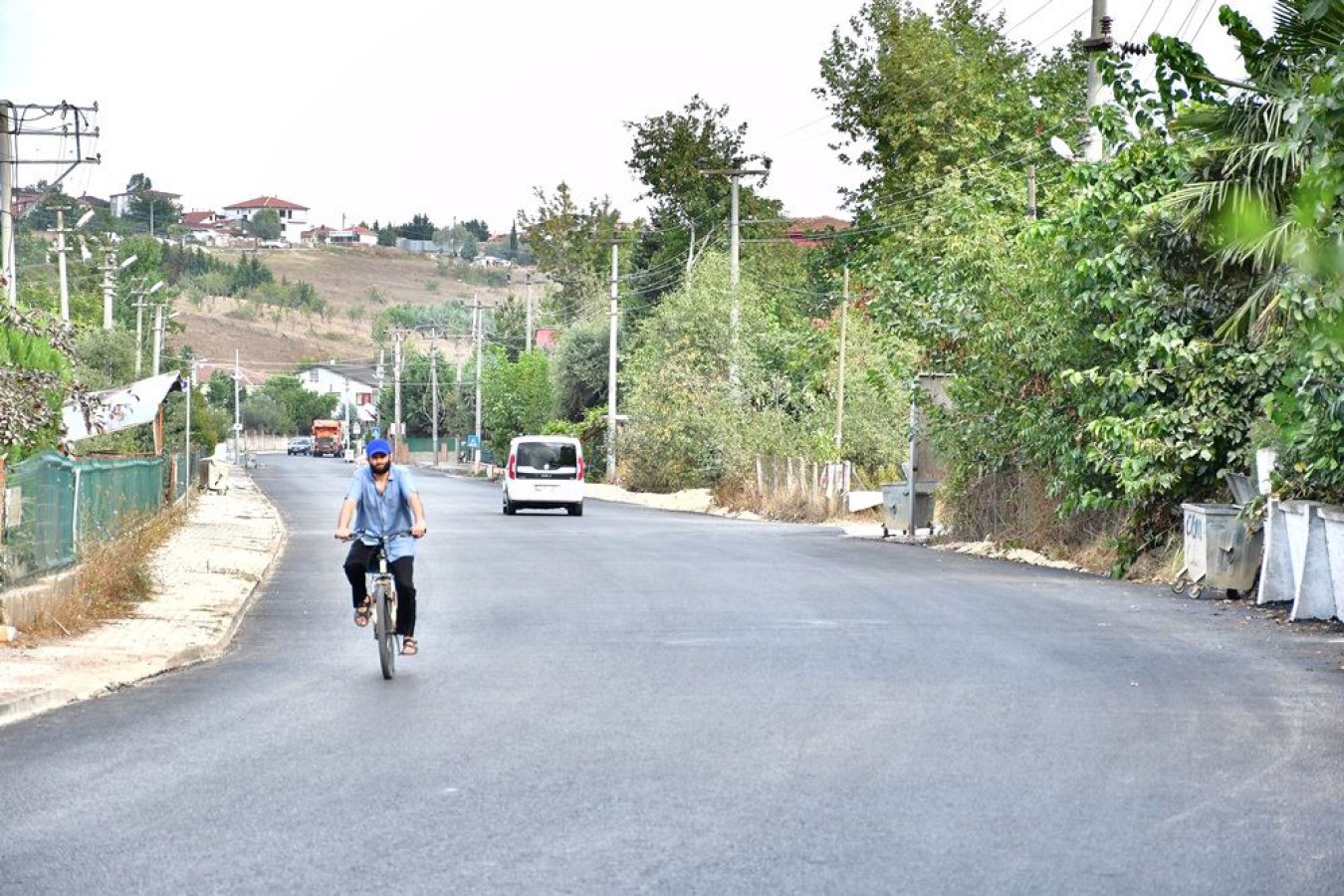 RASİM KOÇAL CADDESİNİN ASFALTLANMASI KISA SÜREDE TAMAMLANDI