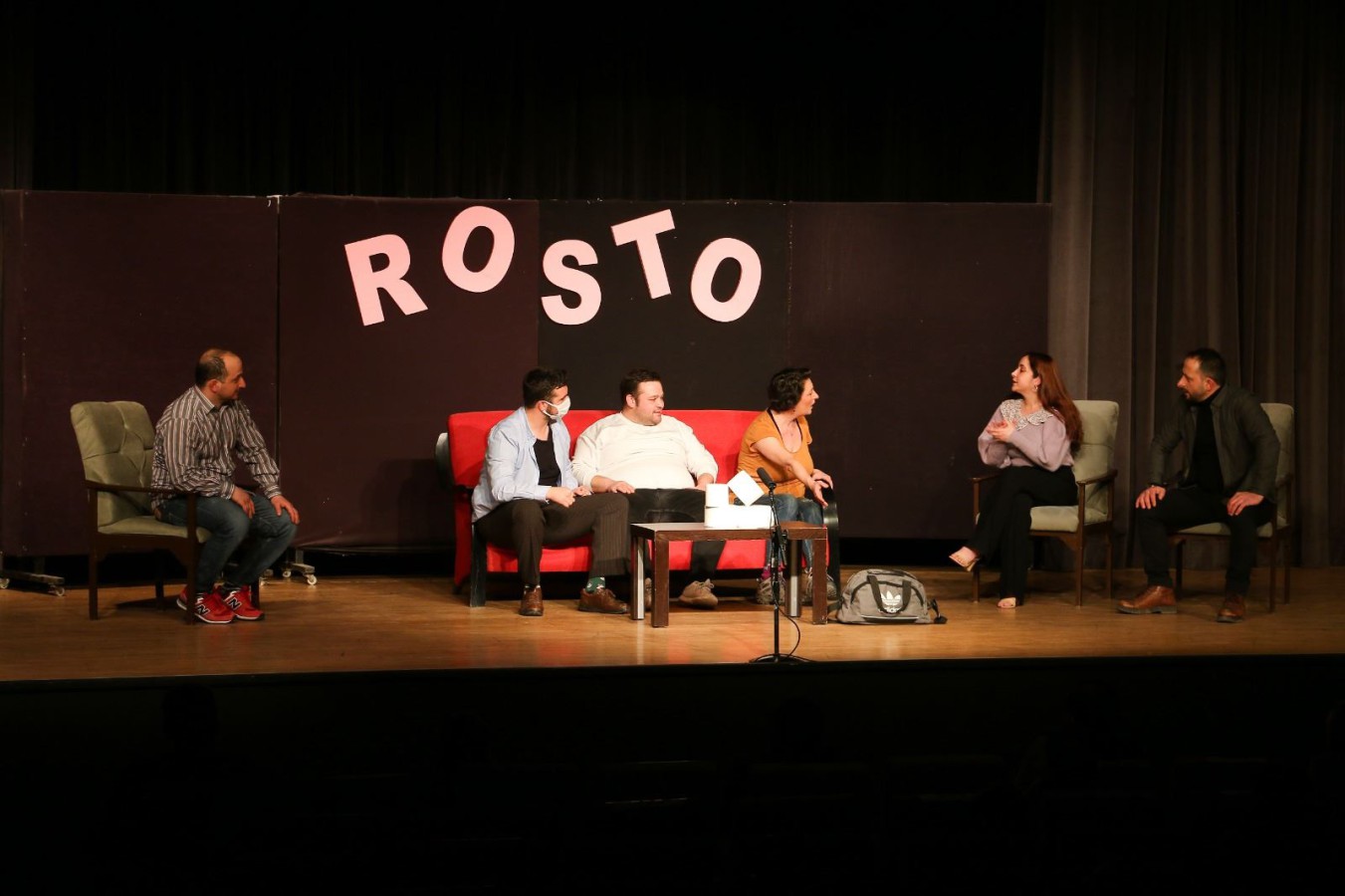 ROSTO İZLEYECİLERİ GÜLDÜRDÜ