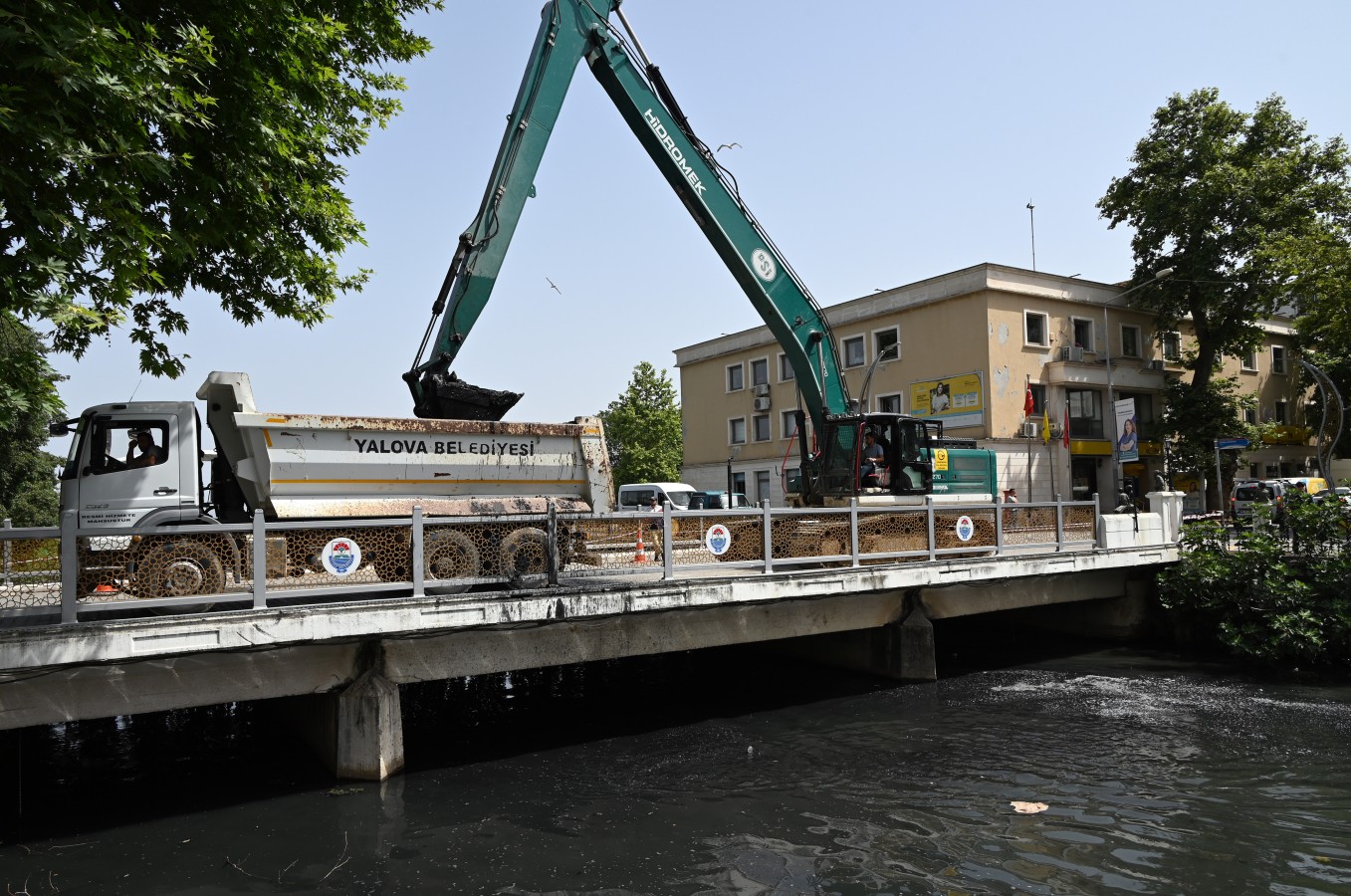 SAFRAN DERESİ’NDE KAPSAMLI TEMİZLİK ÇALIŞMASI BAŞLATILDI