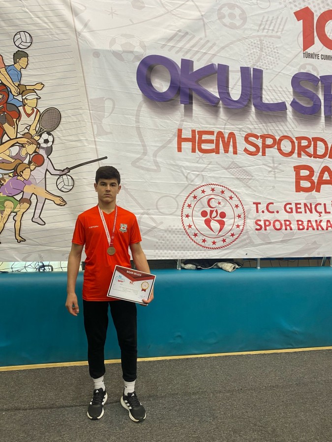 ŞAMPİYONA’DAN MADALYA İLE DÖNDÜ