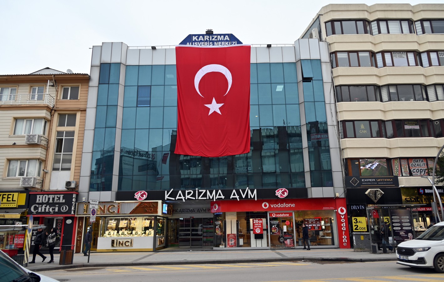 ŞANLI BAYRAĞIMIZI HİÇ KİMSE İNDİREMEZ