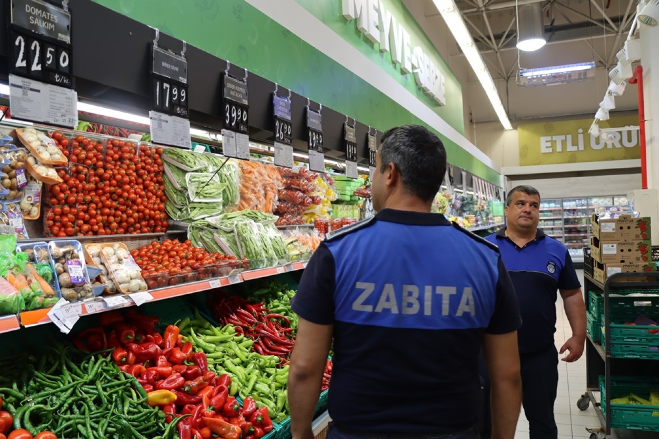 SEBZE VE MEYVELERİN KÜNYELERİ TEK TEK KONTROL EDİLDİ