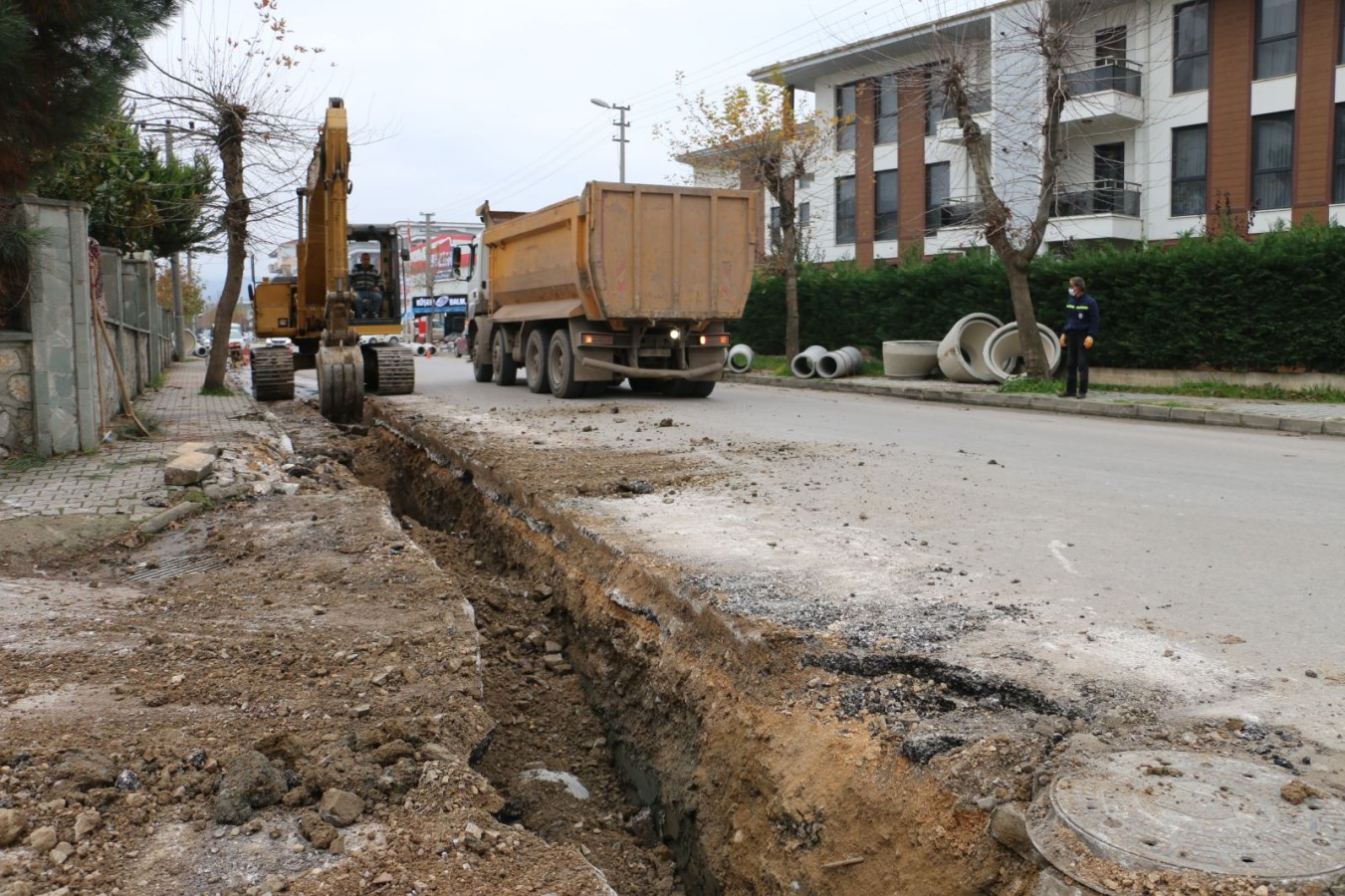 ŞEHİT YAŞAR KUŞ CADDESİ GÖLLENME VE SU TAŞKINI SORUNLARINA ÇÖZÜM