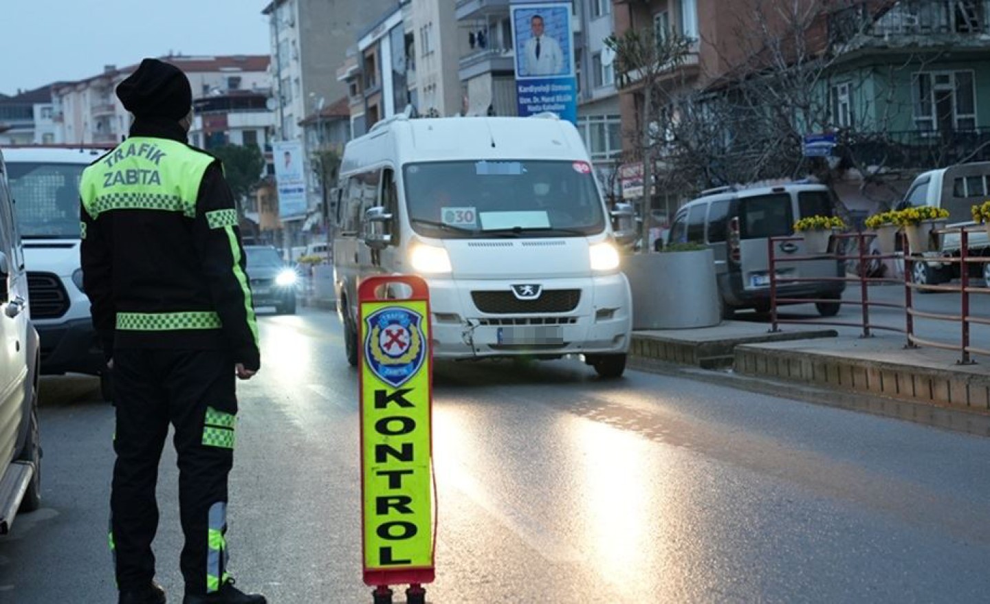 SERVİS ARAÇLARI DENETLENDİ