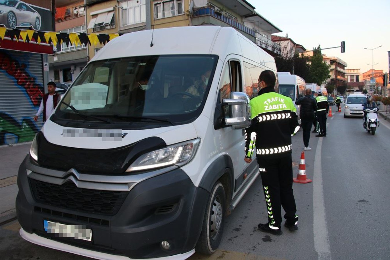 SERVİS ARAÇLARININ DENETİMLERİ ARALIKSIZ OLARAK DEVAM EDİYOR