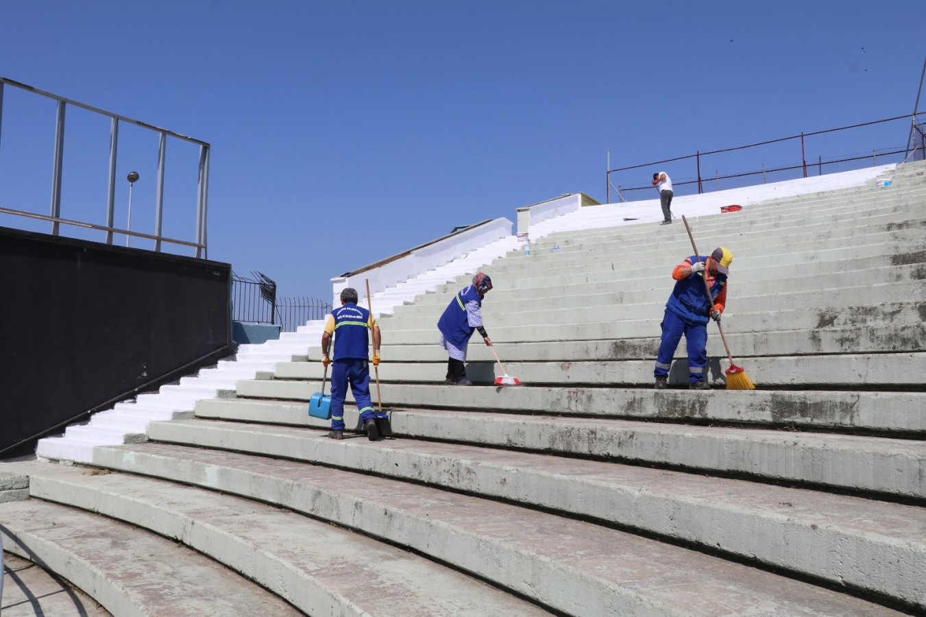 SEZON ÖNCESİ AMFİ YENİLENİYOR