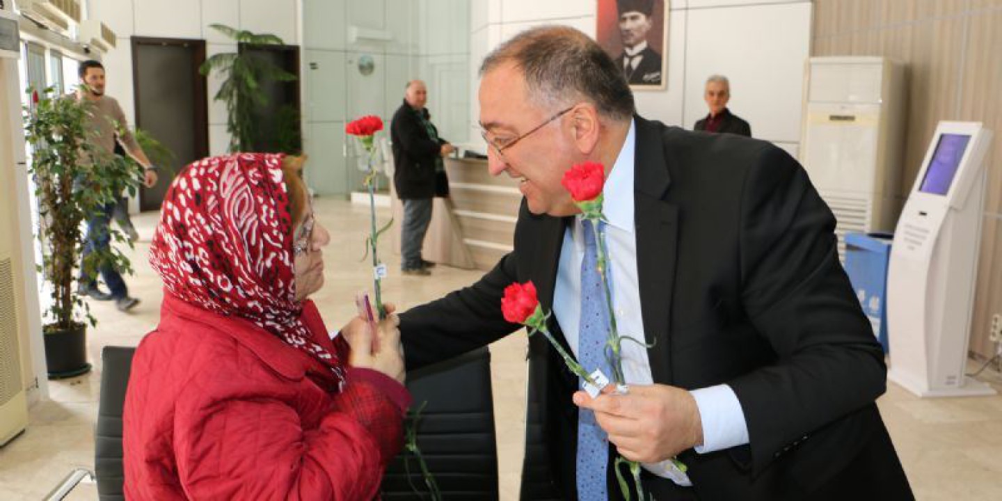 “Şiddetten Uzak Nice 8 Martlara”