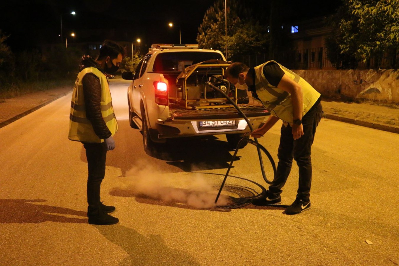 SİNEK VE HAŞEREYE KARŞI YOĞUN MÜCADELE SÜRÜYOR