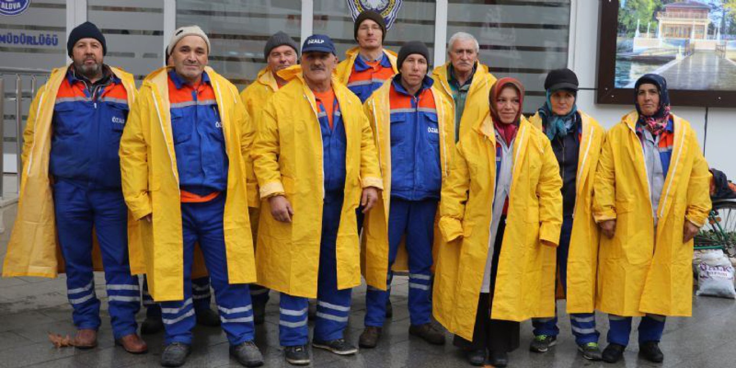 TEMİZLİK ÇALIŞANLARINA KIŞLIK EKİPMAN