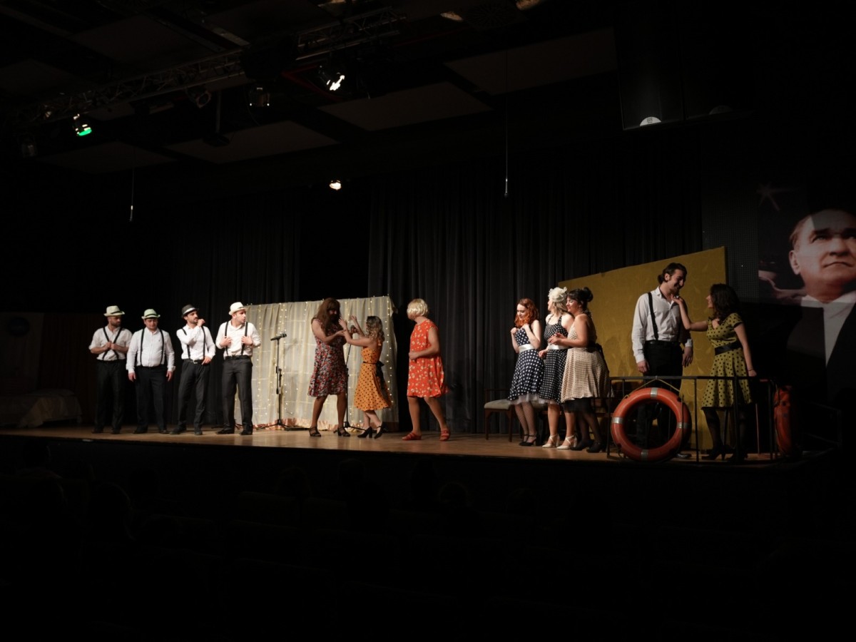 TİYATROLARI 3 BİN KİŞİ İZLEDİ