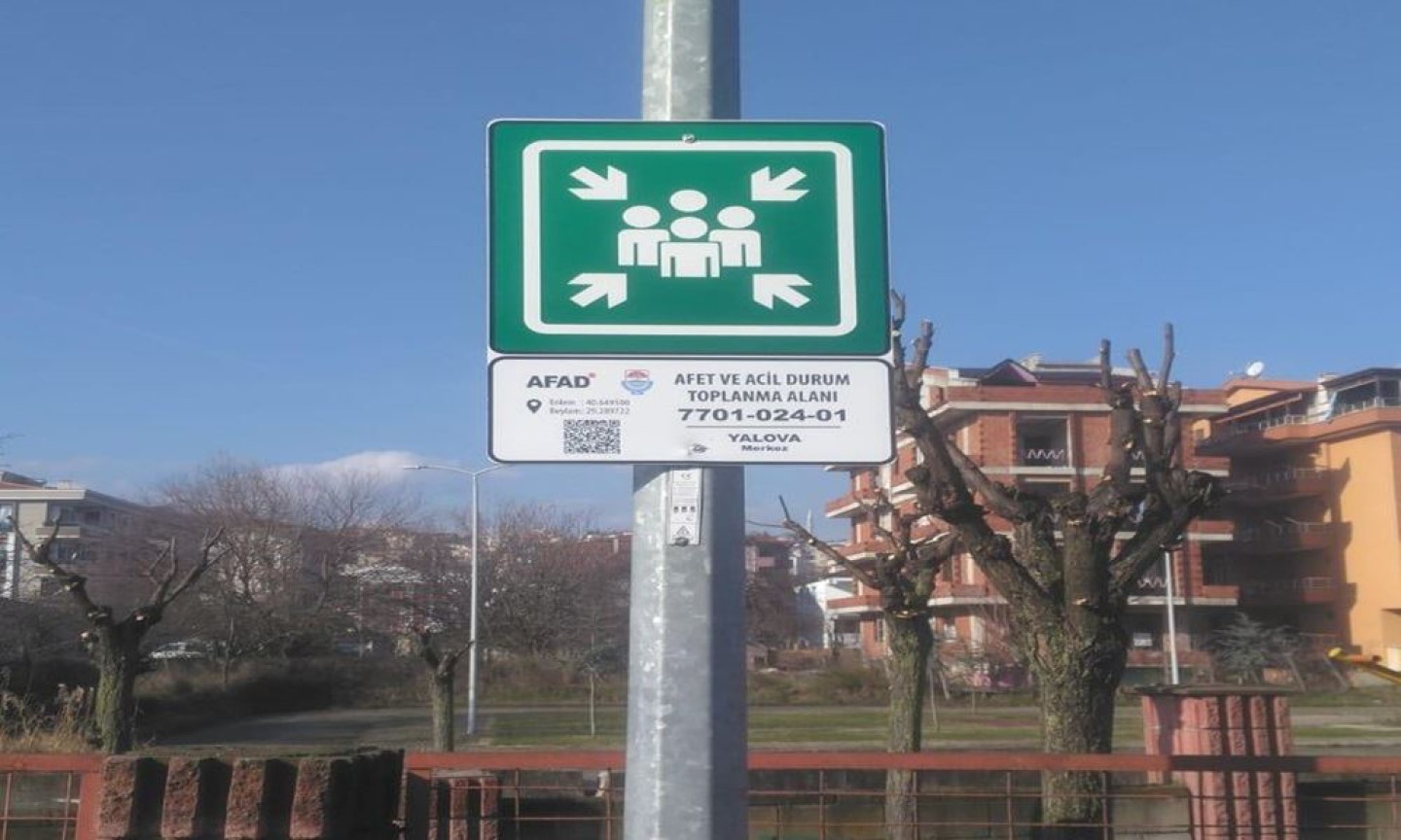 TOPLANMA NOKTALARI TABELALARI TAKILDI