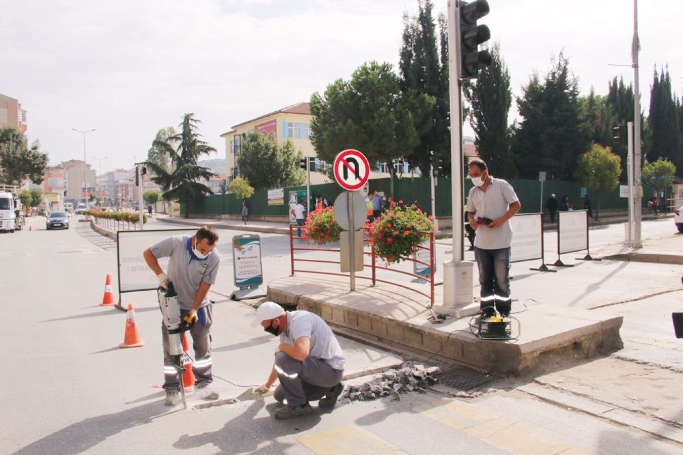 TRAFİK SİNYALİZASYON ALT YAPISI YENİLENİYOR