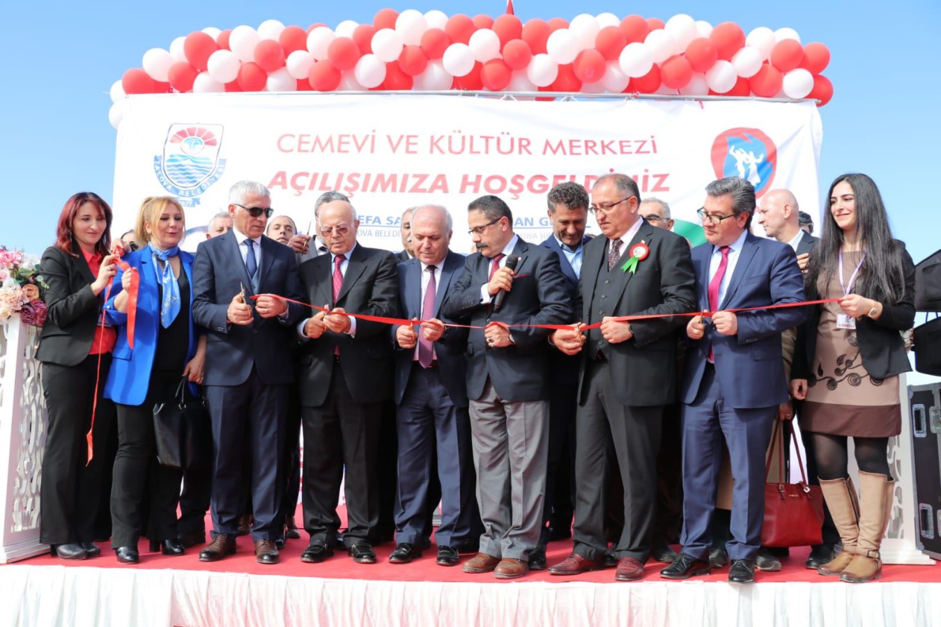 TÜRKİYE’NİN EN BÜYÜK CEMEVİ’NE RESMİ AÇILIŞ YAPILDI
