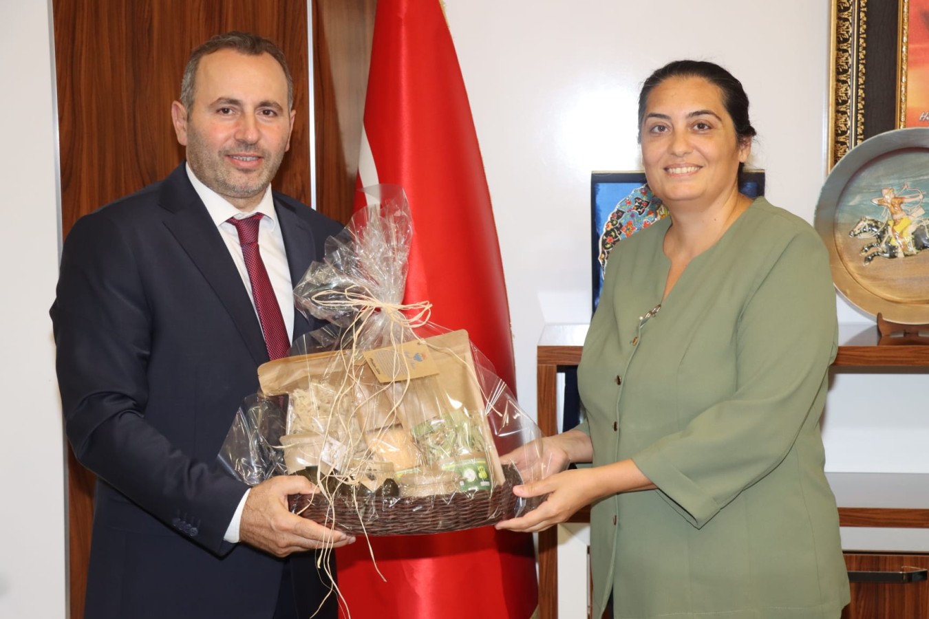 TUTUK, BAŞSAVCI ÖKSÜZ VE MİLLİ EĞİTİM MÜDÜRÜ AKMEŞE’Yİ ZİYARET ETTİ