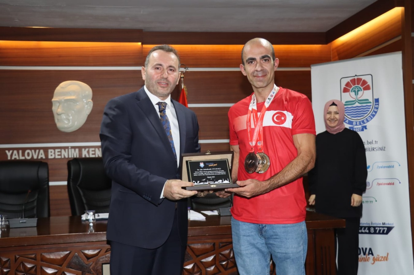 TUTUK, BİLEĞİNİN HAKKIYLA DÖNEN SPORCUYU TEBRİK ETTİ