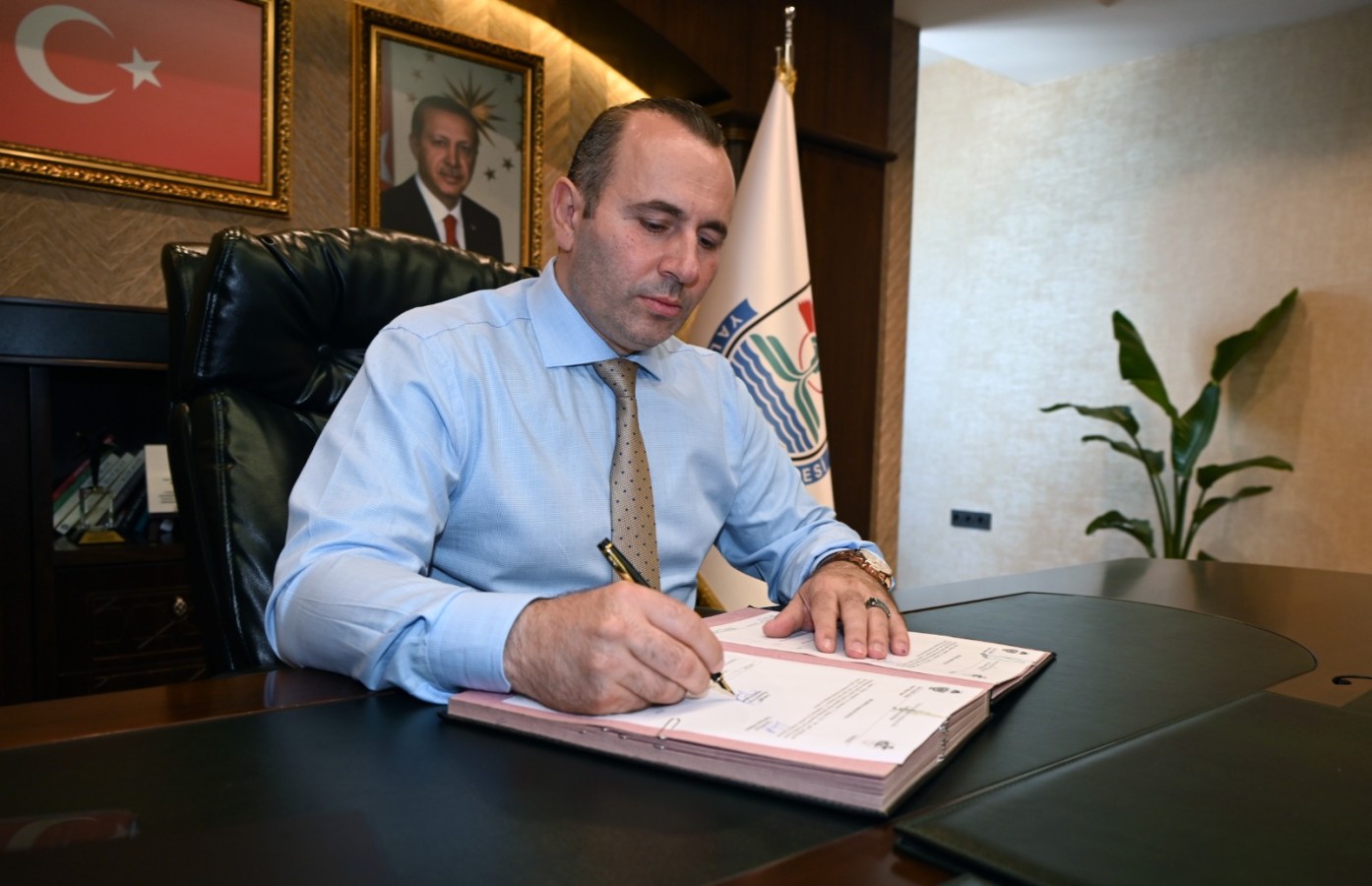 TUTUK, EN BAŞARILI BELEDİYE BAŞKANLARI ARASINDA YER ALDI