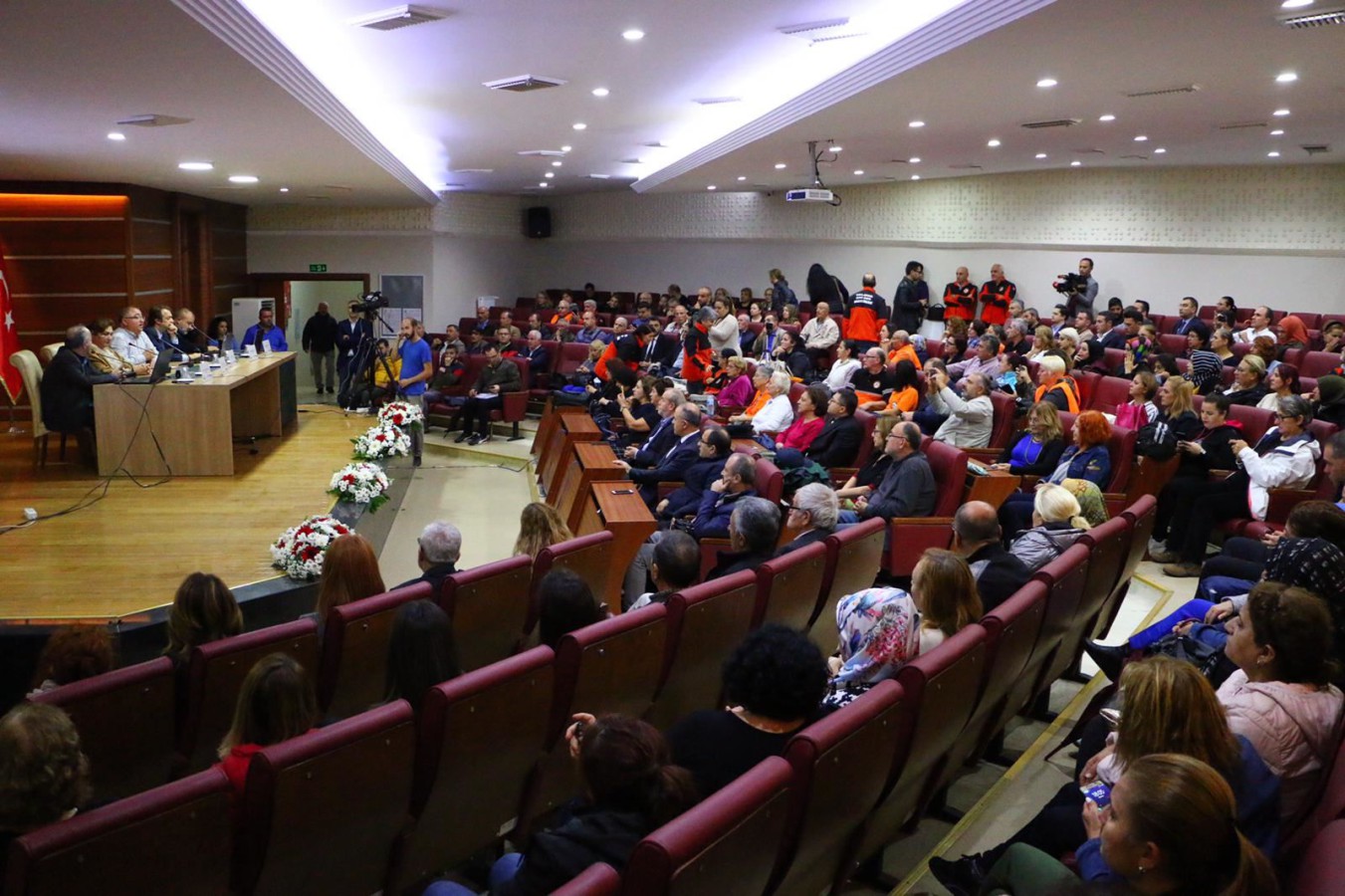 UZMANLAR DEPREMİ ANLATTI