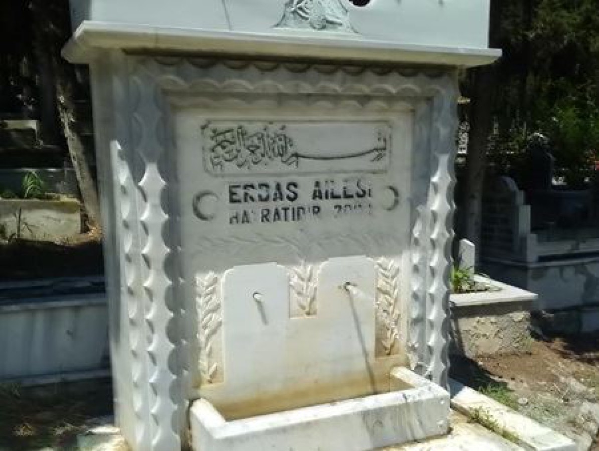 VANDALLAR MEZARLIK ÇEŞMELERİNİ HEDEF ALDI