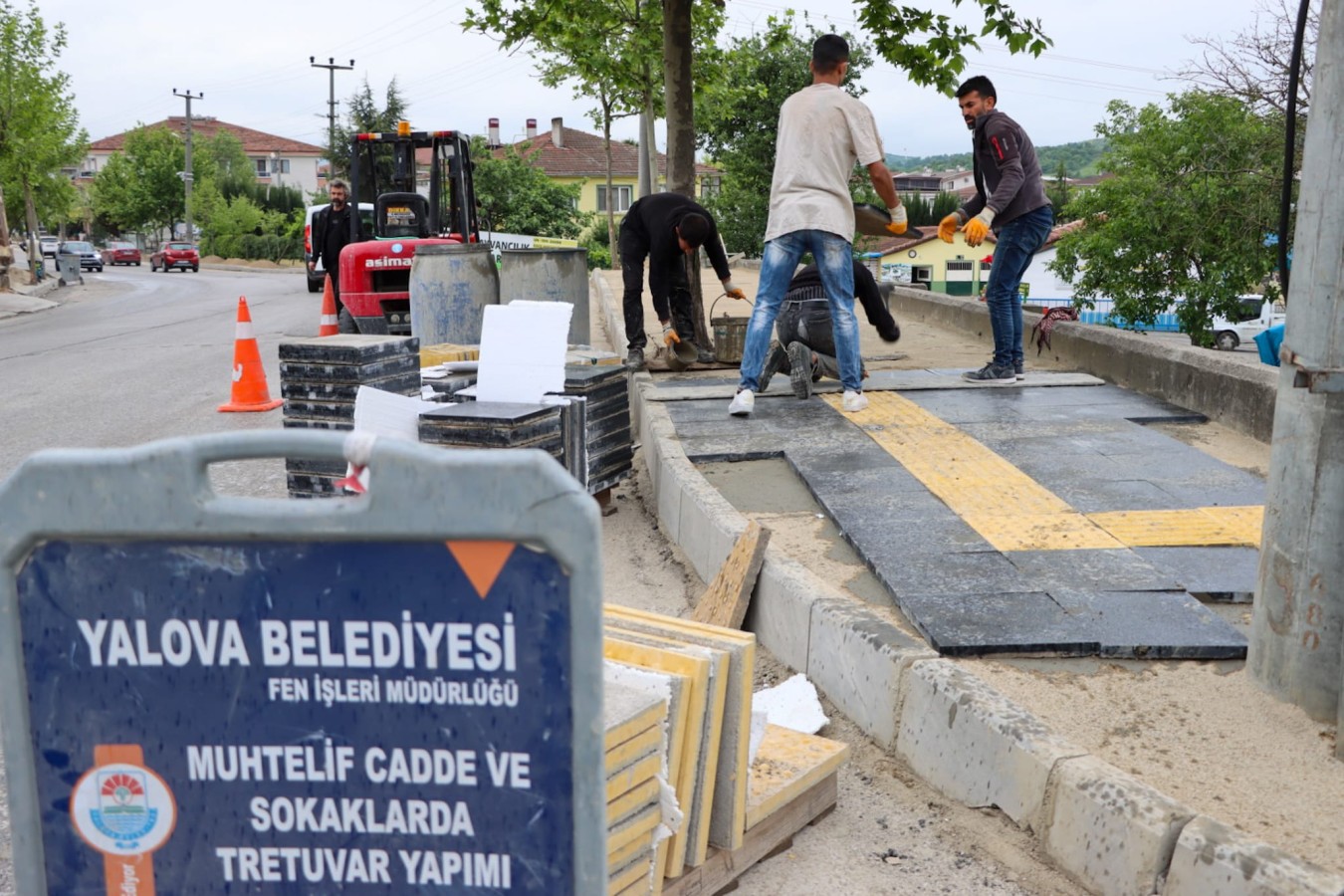 VATAN CADDESİ’NDE KALDIRIM ÇALIŞMALARI YÜZDE 90 TAMAMLANDI