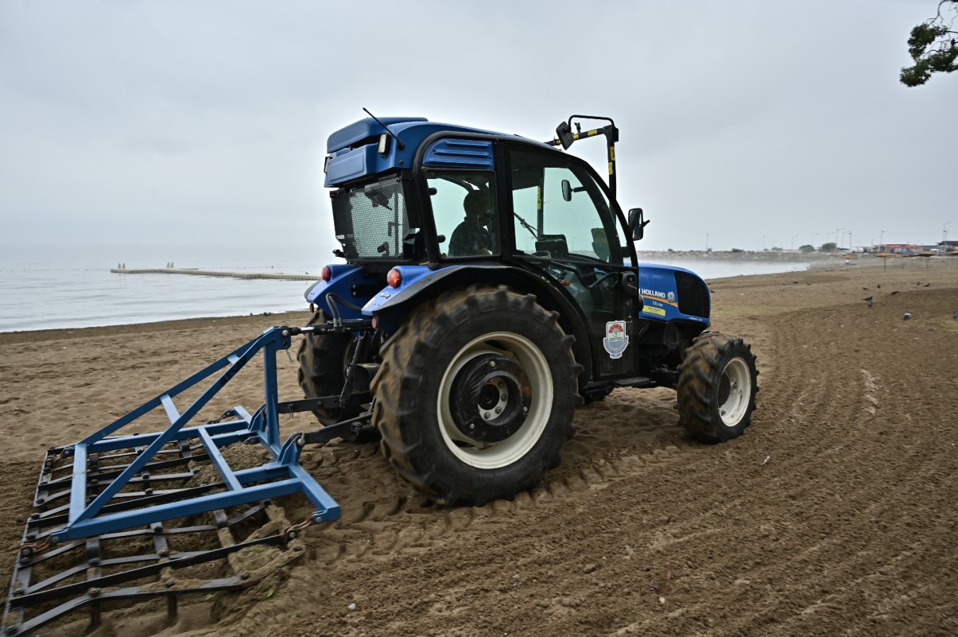 YALOVA BELEDİYESİ GÜNÜN İLK IŞIKLARIYLA SAHİLDE