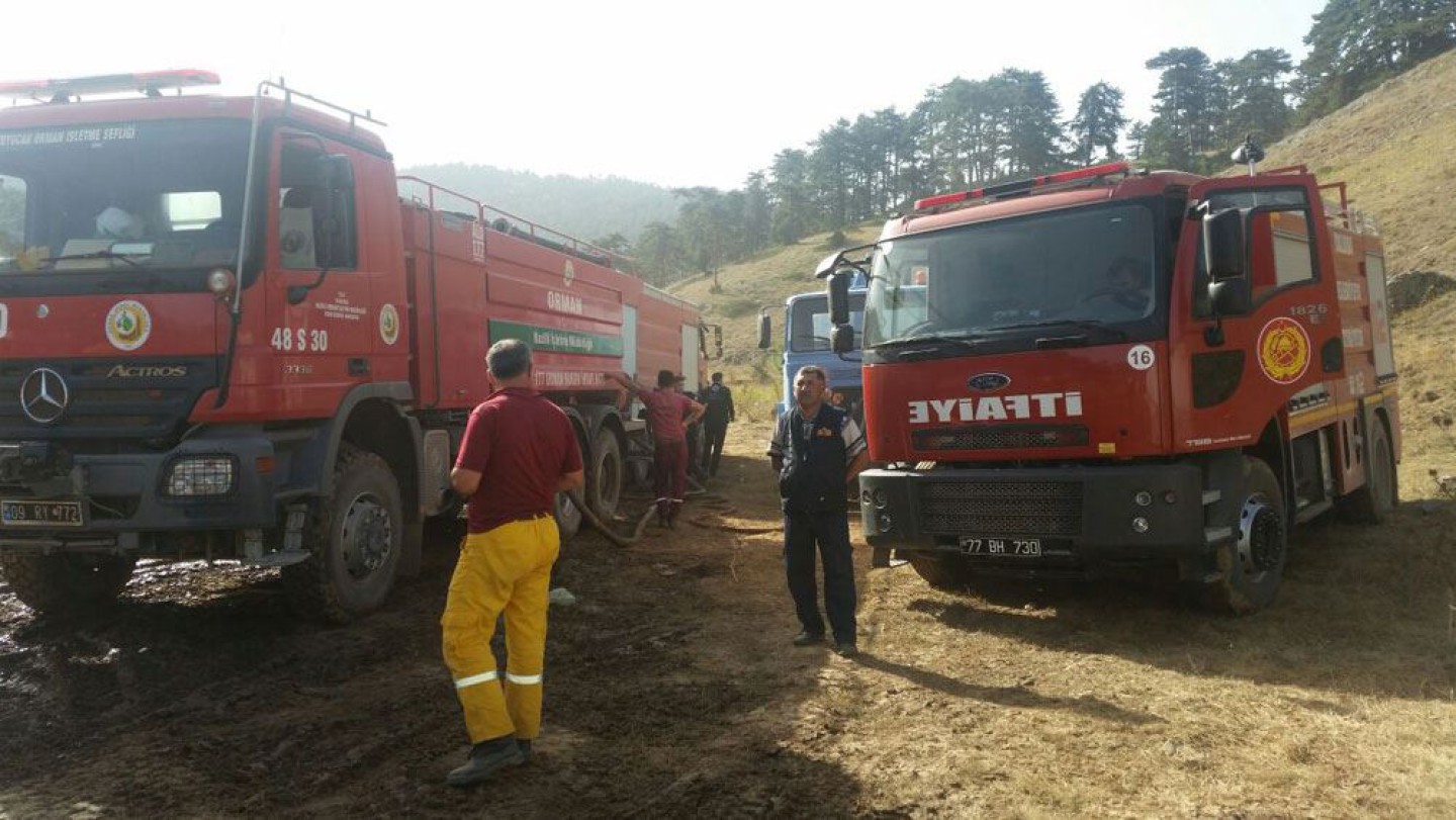 YALOVA BELEDİYESİ İTFAİYESİ DESTEK VERİYOR