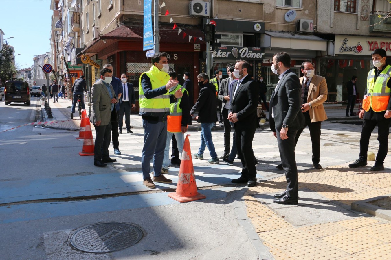 YALOVA BELEDİYESİ SICAK ASFALT YAMA ÇALIŞMASINA DEVAM EDİYOR