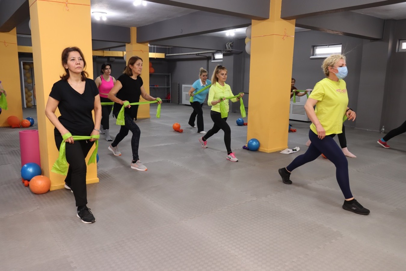 YALOVA BELEDİYESİ SPOR ETKİNLİKLERİNE KADINLAR BÜYÜK İLGİ GÖSTERİYOR