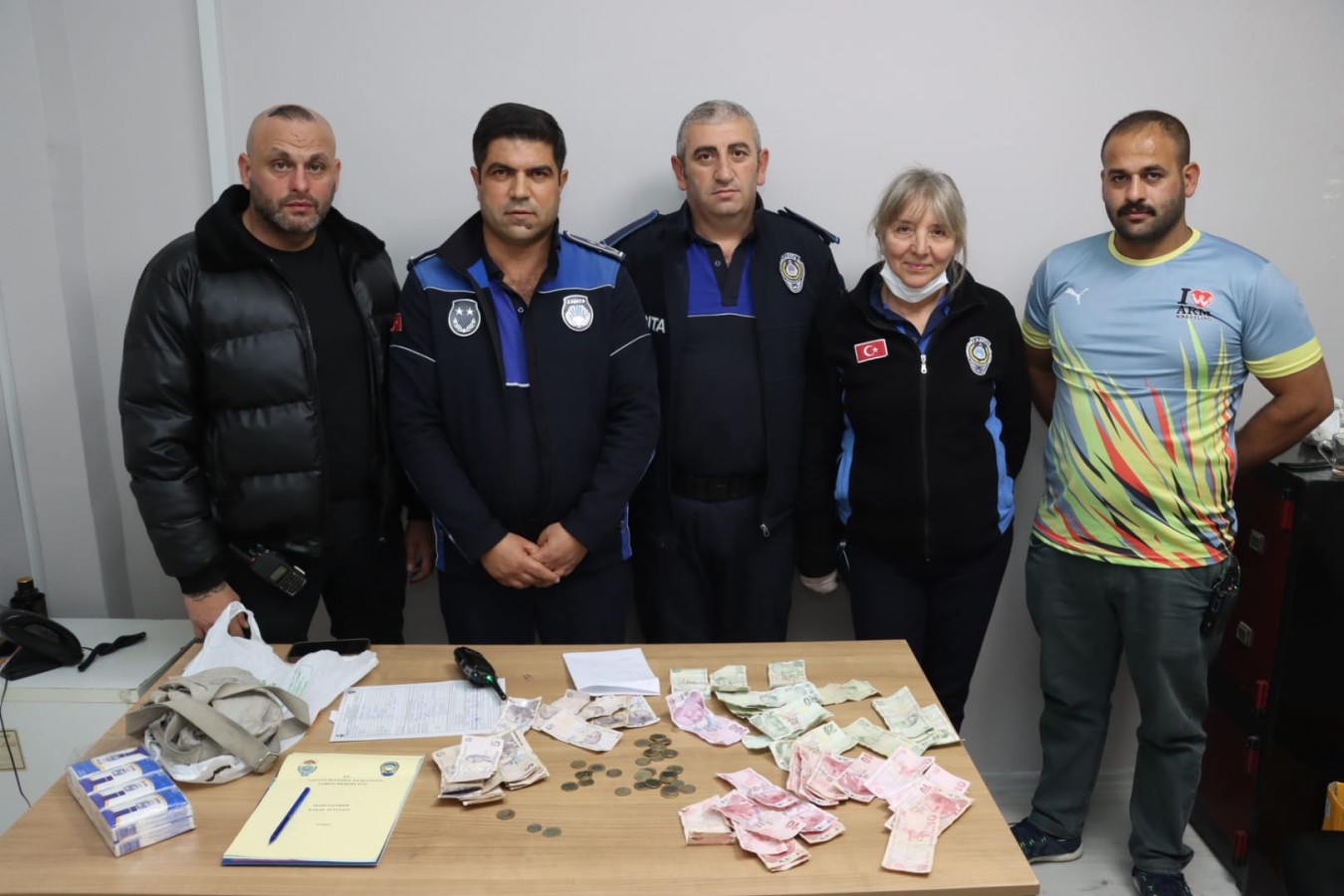 YALOVA BELEDİYESİ ZABITA EKİPLERİNDEN DİLENCİLERE OPERASYON