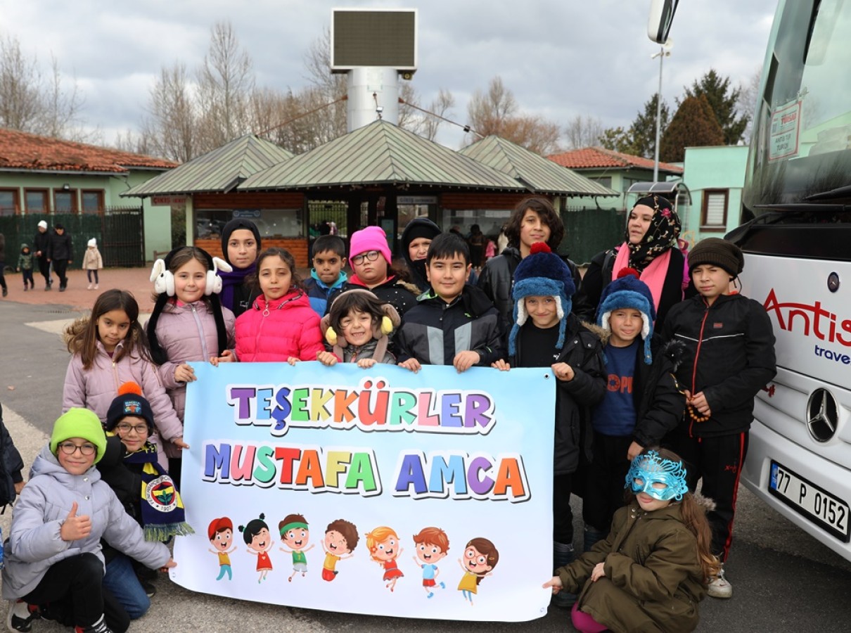 YALOVA BELEDİYESİ’NDEN ÇOCUKLARA KARNE HEDİYESİ