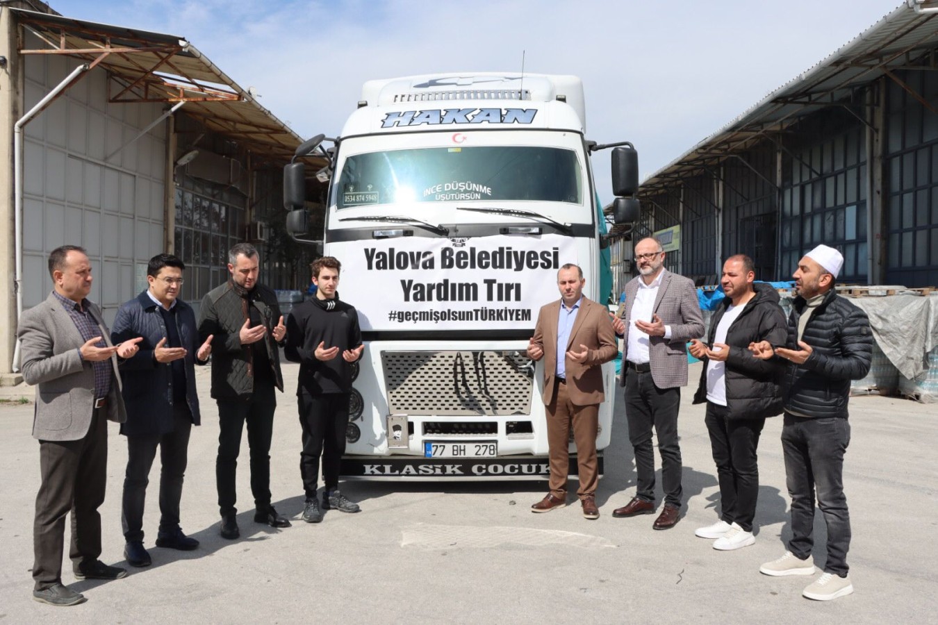 YALOVA BELEDİYESİ’NDEN DEPREM BÖLGESİNE 1500 ADET GIDA KOLİSİ