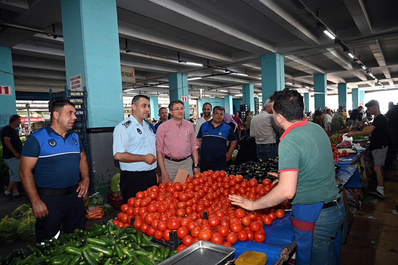 YALOVA BELEDİYESİ’NDEN PAZARYERİ DENETİMİ