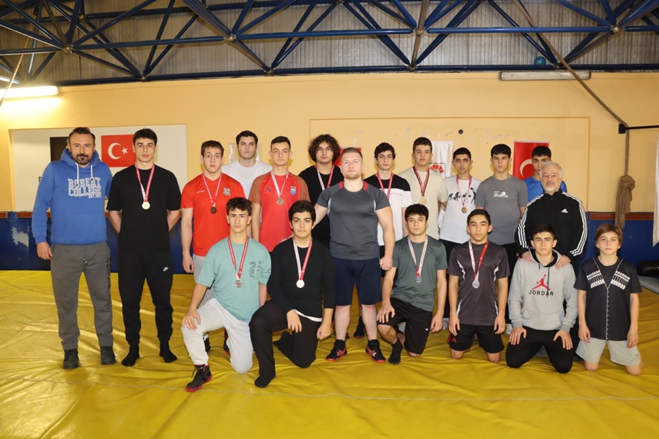 YALOVA BELEDİYESPOR BÜNYESİNDE OLAN GÜREŞÇİLERİMİZDEN 26 MADALYA