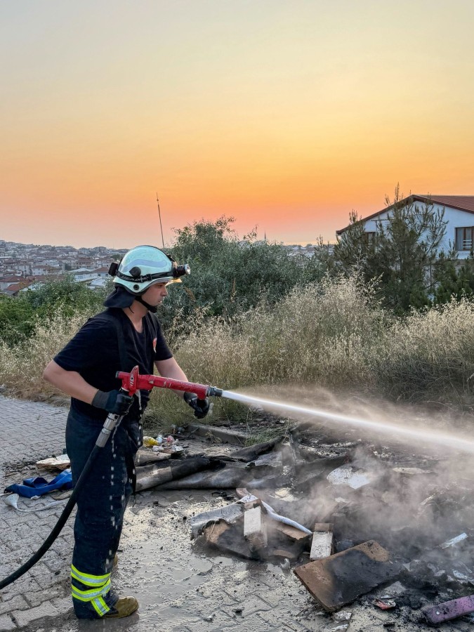 YALOVA İTFAİYESİ BAYRAM BOYUNCA VATANDAŞIN YANINDAYDI