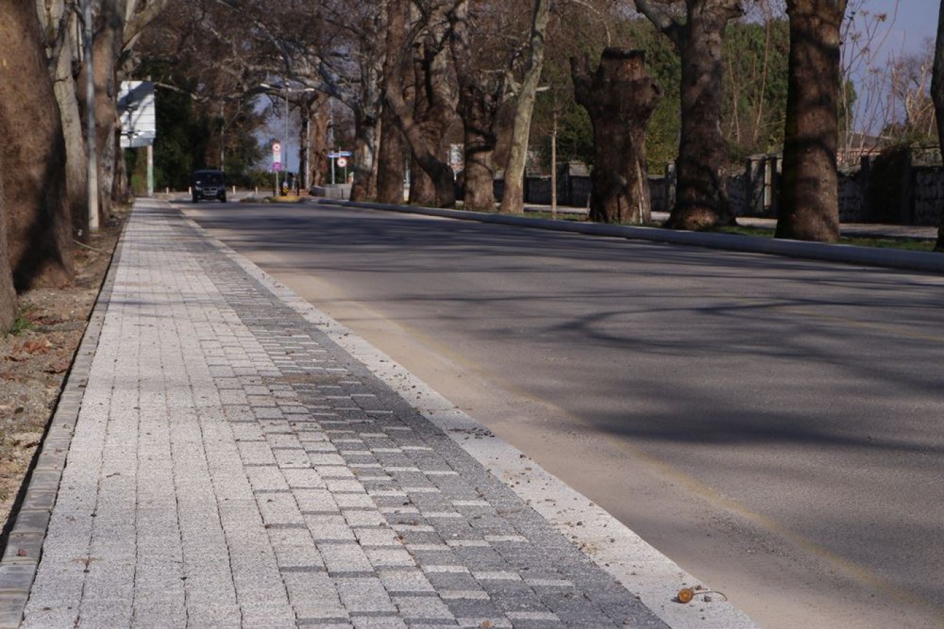 YALOVA TERMAL YOLUNDA KALDIRIM ÇALIŞMASI SONA ERDİ