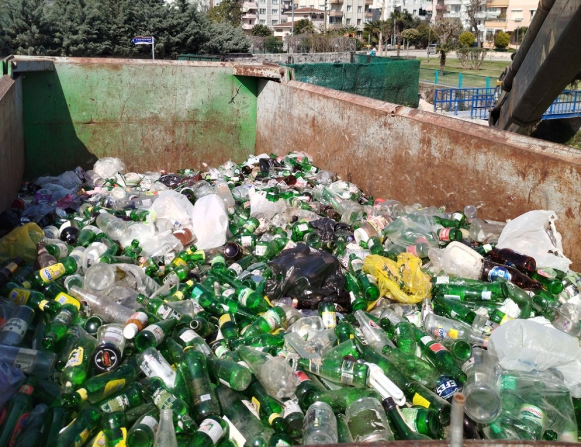 YALOVA’DA 4 TON CAM ATIK TOPLANDI