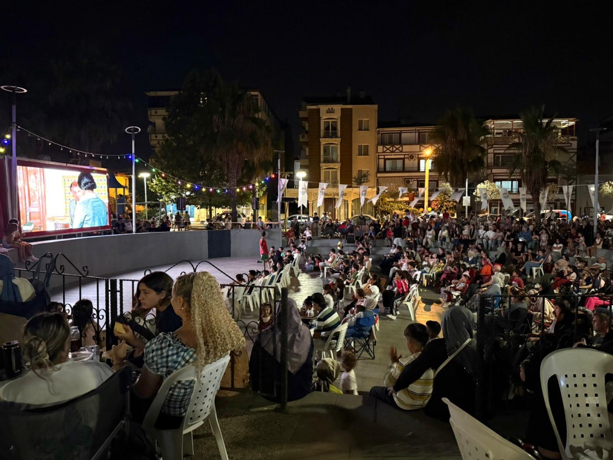 YALOVA’DA AÇIK HAVA SİNEMASI MAHALLELERE TAŞINDI