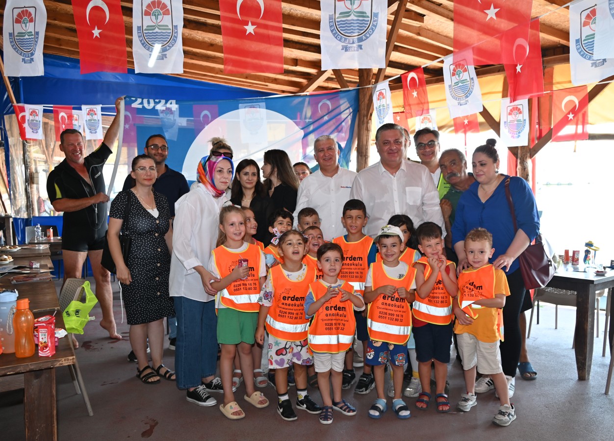 YALOVA'DA MAVİ YARINLAR ETKİNLİĞİ İLE DENİZ TEMİZLİĞİNE DİKKAT ÇEKİLDİ