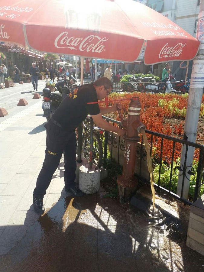 YANGIN HİDRANTLARININ BAKIMLARI YAPILIYOR