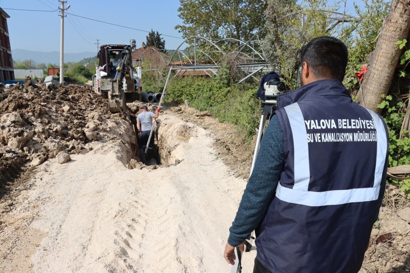 YENİ KANALİZASYON HATLARI YAPILIYOR