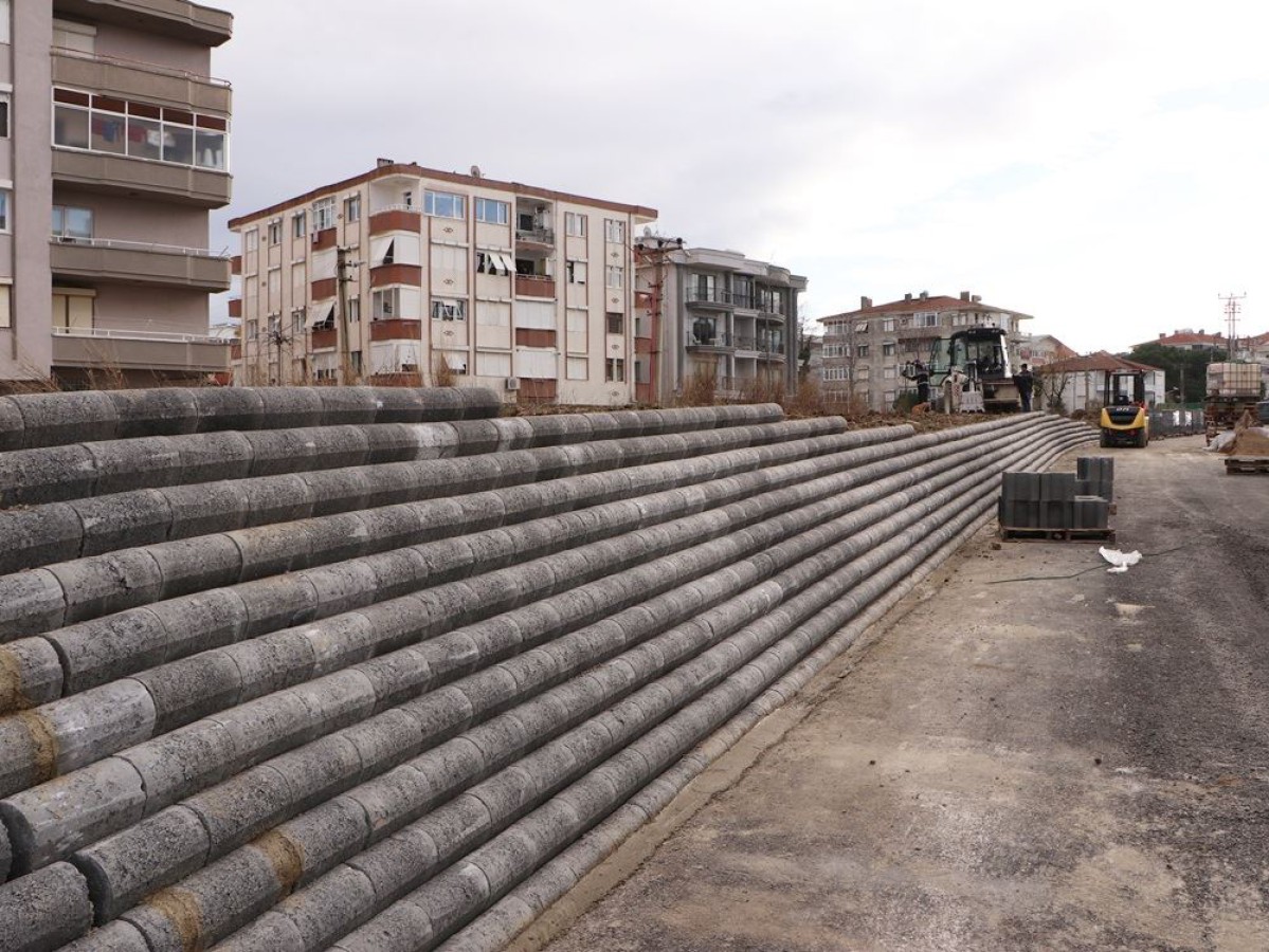 YENİ SAHİL YOLUNA ÇIKAN BÖLGEDE DÜZENLEME ÇALIŞMALARINA BAŞLANDI