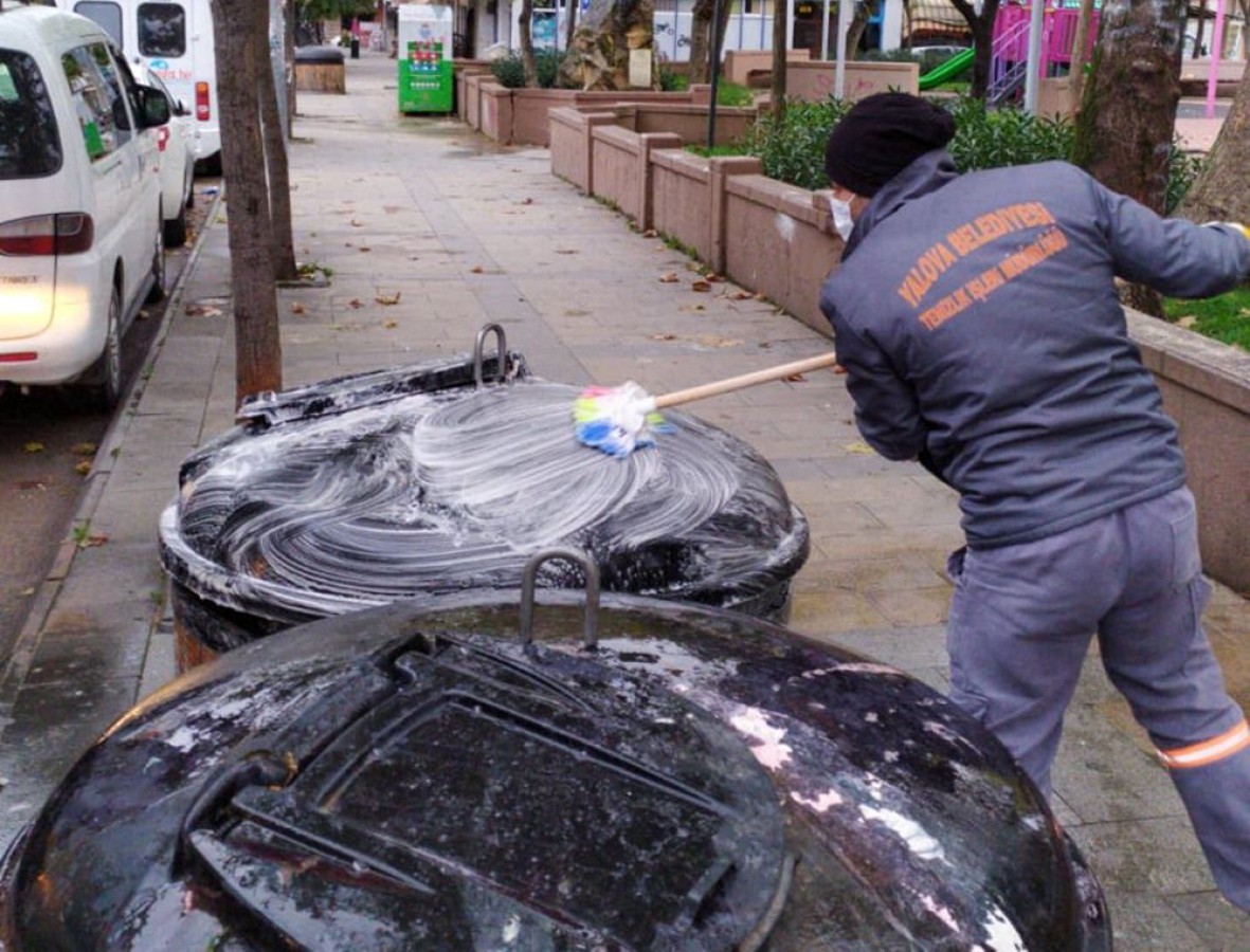 YER ALTI KONTEYNERLARI TEMİZLENDİ